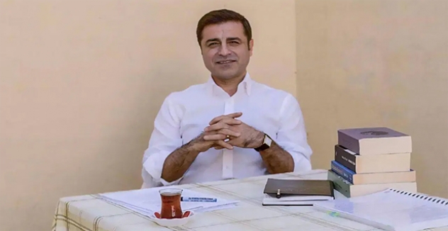 Selahattin Demirtaş’tan Cezaevinden El Yazısı Mektup  - “Sözlerim Çarpıtılıyor, Bundan Böyle Sadece Avukatlarım ve Siyasetçilerle Görüşeceğim”