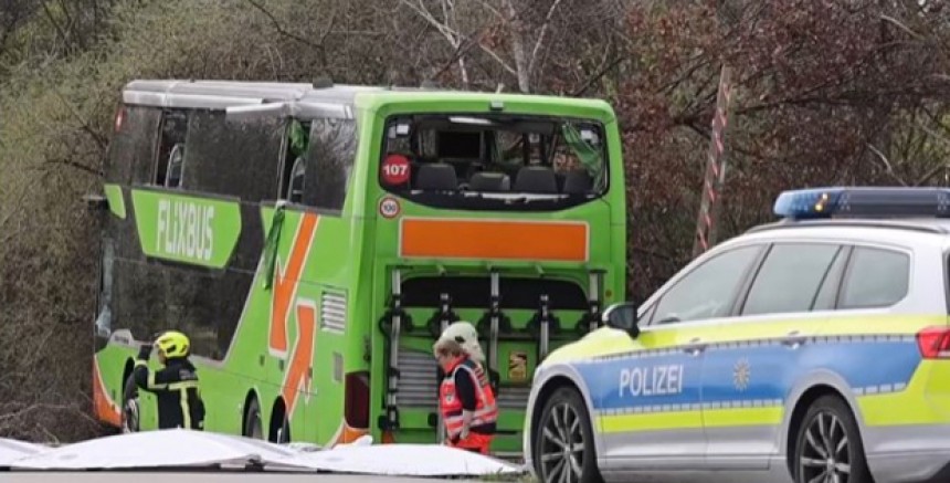 Flixbus Kazası: Leipzig Yakınlarında Meydana Kazada 4 Kişi Yaşamını Yitirdi 