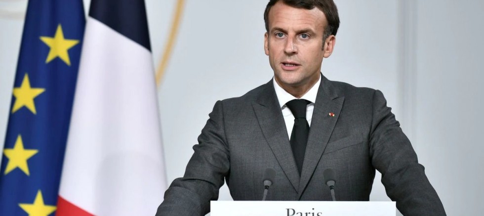Fransa Cumhurbaşkanı Emmanuel Macron, Fransız bayrağının rengini değiştirdi