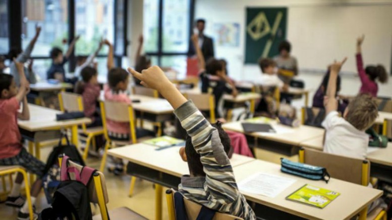 Fransa'da 22 okulda koronavirüs alarmı