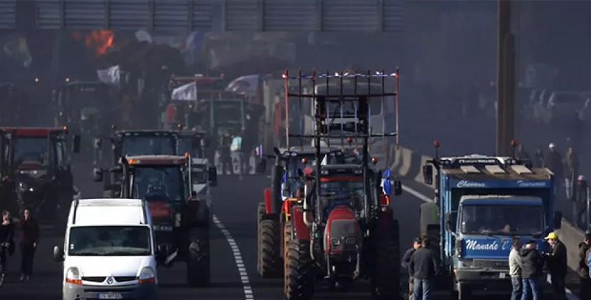 Fransa'da Çiftçiler Paris'i Kuşatmaya Hazırlanıyor: Tarım Sektöründeki Talepler Yükseliyor