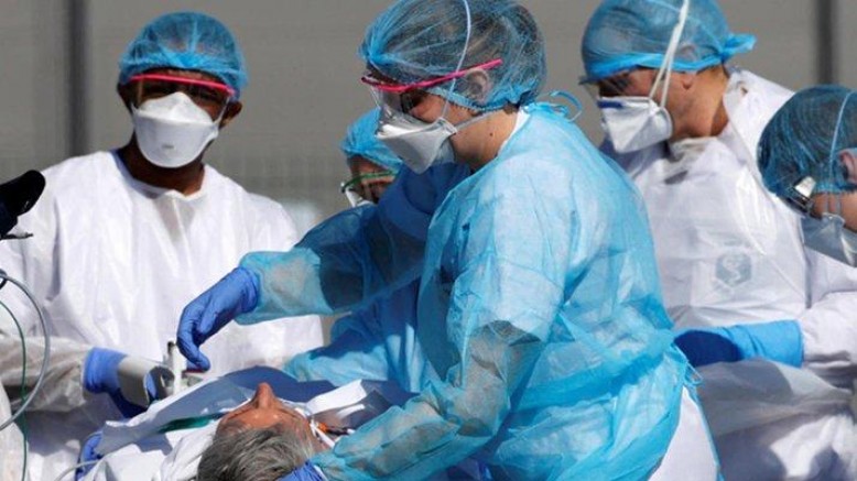 Fransa'da Covid-19 nedeniyle yaşamını yitiren sağlık çalışanlarının çocuklarına devlet koruması 