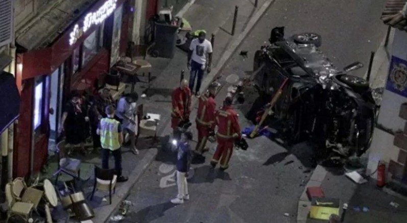 Fransa'nın başkenti Paris'te bir otomobil bara girdi: 1 ölü, 6 yaralı