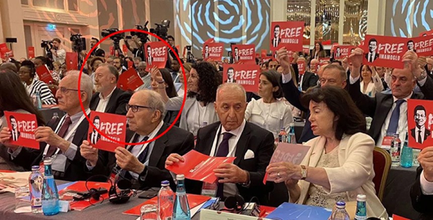 “Free İmamoğlu” Dövizinin Kaldırılmaması Tartışma Yarattı: DEM Parti’den Açıklamalar Geldi