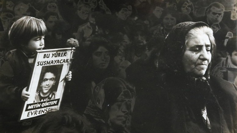Gazeteci Metin Göktepe, katledilişinin 26. yılında mezarı başında anıldı