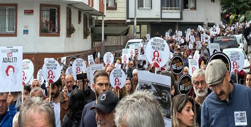 Gazeteci ve belgeselci Hakan Tosun binlerin katılımıyla sonsuzluğa uğurlandı