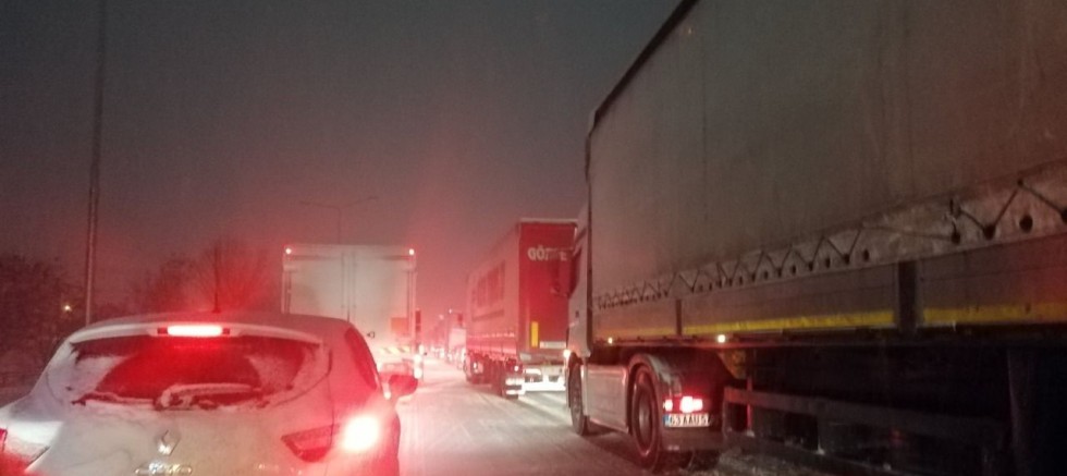 Gaziantep'te kar yağışı yaşamı durdurdu 