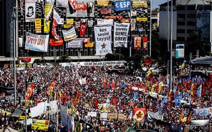 Gezi için ortak bildiri: Sanatçı ve siyasetçilerin de aralarında bulunduğu 376 kişi imza attı.