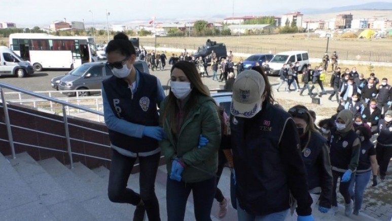 Göz atlında tutulan Eşbaşkan Alaca ve 14 kişinin gözaltı süresi uzatıldı