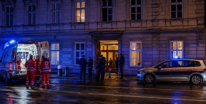 Graz'da Evsizler Barınağında Bıçaklı Kavga: 3 Yaralı
