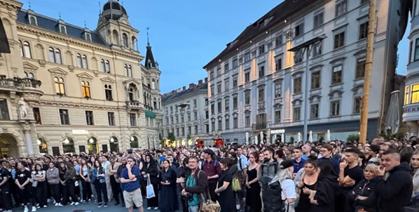 Graz Hauptplatz’da Anma Töreni: “Birlikteyiz”