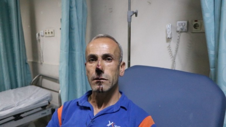 Hakkari’de Polisler alıkoydukları kargocuyu darp etti