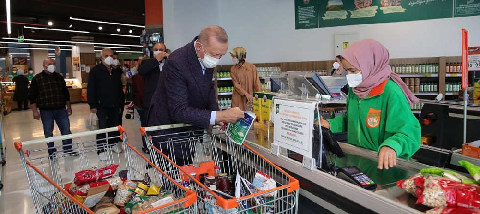 Halk açız diyor : 1000 odalı sarayda yaşayan Erdoğan gıda fiyatları gayet ucuz dedi