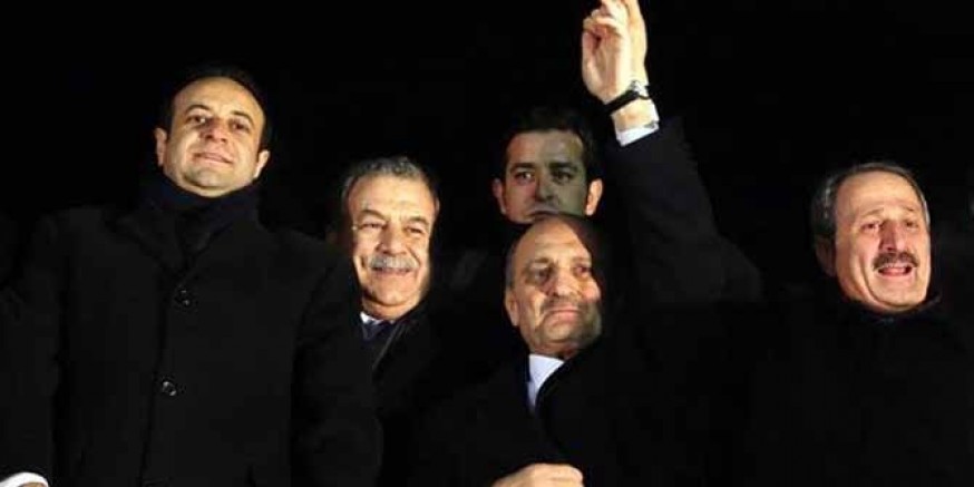 17-25 ARALIK SORUŞTURMASI: DÖRT ESKİ BAKAN HAKKINDAKİ KARAR ORTAYA ÇIKTI! 