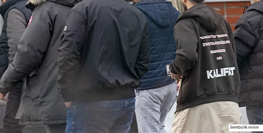 Hamburg'da Hilafet Yanlısı Gösteri Tartışması: Siyasetçilerden Tepki