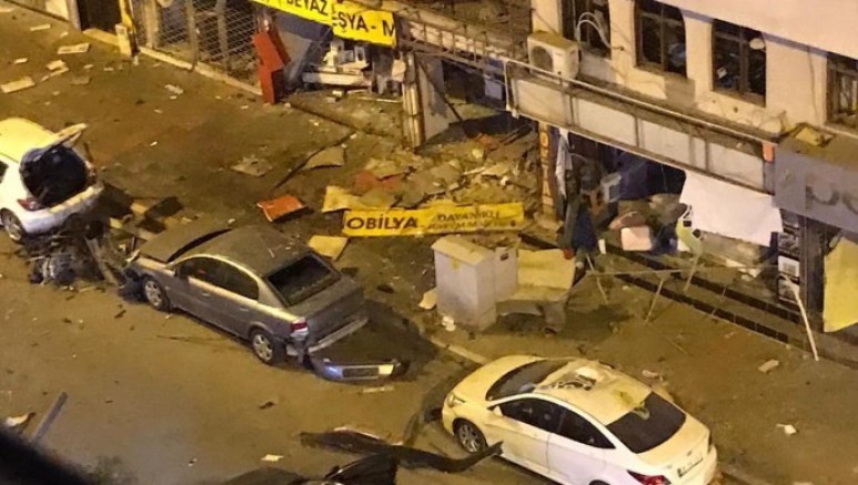 Hatay'ın Payas'ın ilçesinde jandarma uygulama noktasında silahlı saldırı