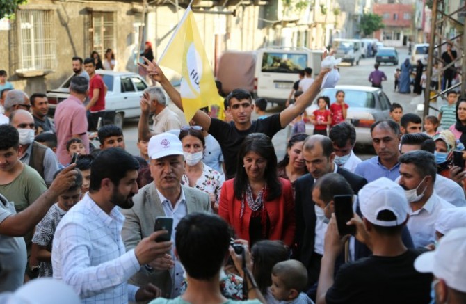 HDP Eş Genel Başkanı Pervin Buldan Antep’te coşku ile karşılandı 