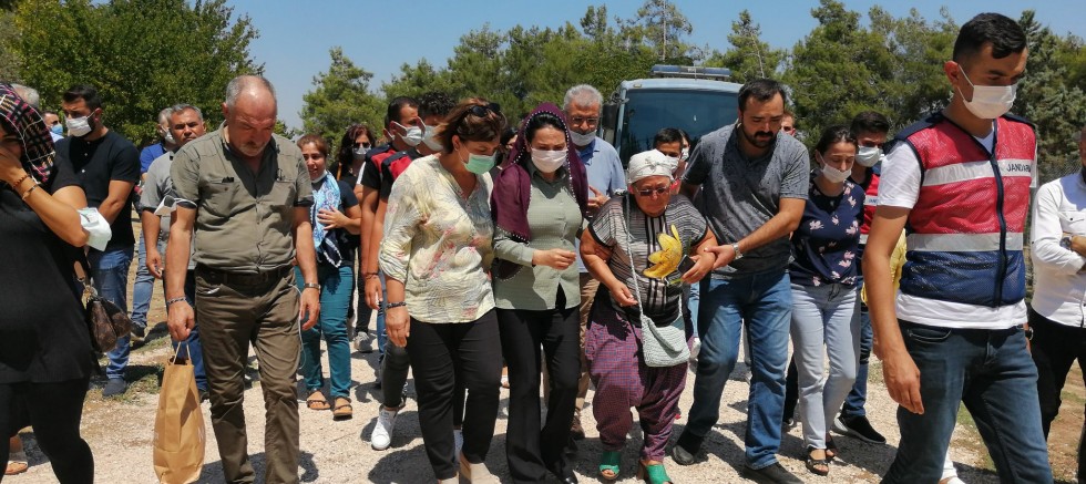 HDP eski Eş Genel Başkanı Figen Yüksekdağ babasının cenazesine katıldı