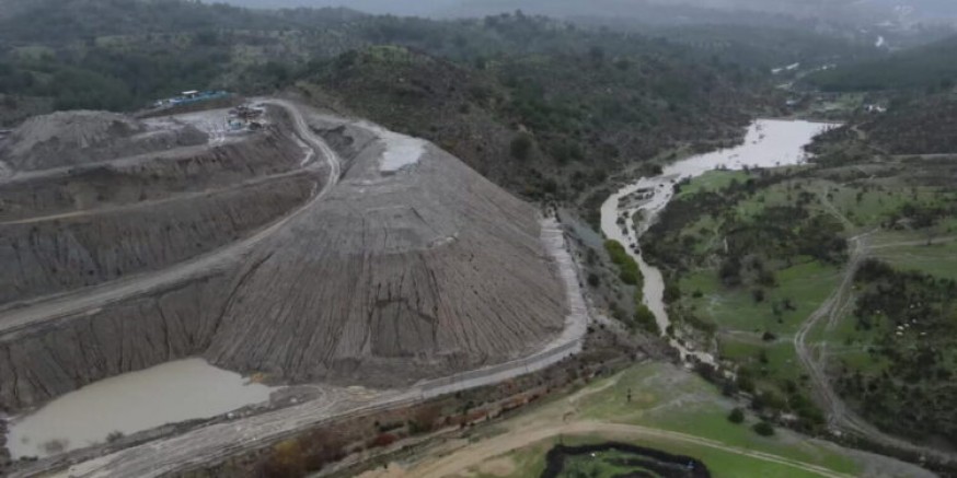 HDP İstanbul Milletvekili Ali Kenanoğlu, Ayvalık’taki demir madeni meclis gündeminde taşıdı 
