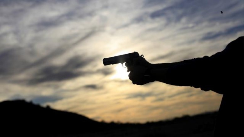 Hırsız sanıp 10 yaşındaki oğlunu vurarak öldürdü