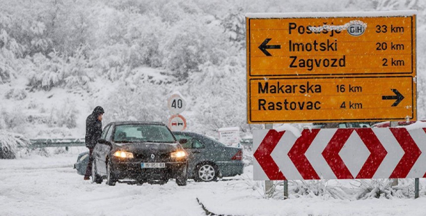 Hırvatistan ve Bosna’da Şiddetli Kar Fırtınası: 180.000 Kişi Elektriksiz Kaldı