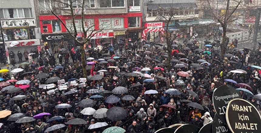 Hrant Dink 19. Yılında Sebat Apartmanı Önünde Anıldı: “Biz Bitti Demeden Bu Dava Bitmez”