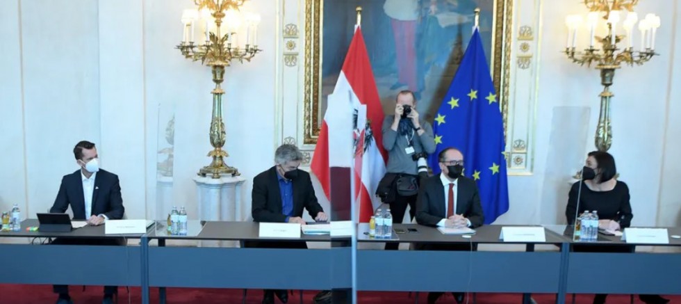 Hükümet Bugün sokağa çıkma yasağı masaya yatıracak 