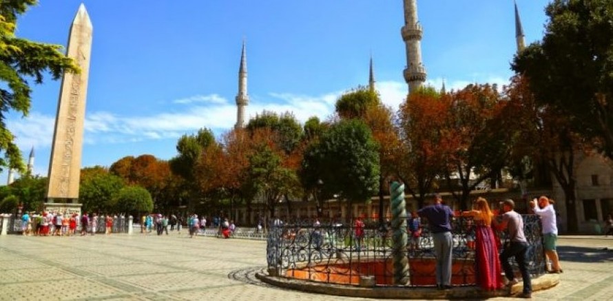 İBB’nin Sultanahmet Meydanı’ndaki Ramazan etkinliklerine Valilikten yasaklama