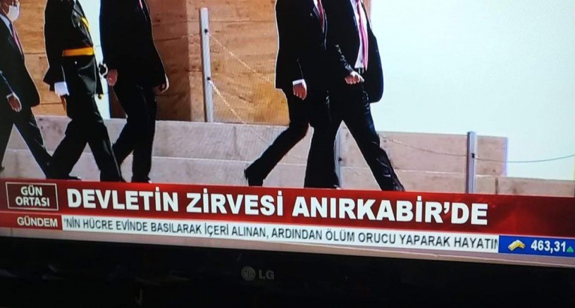 İktidar yanlısı Akit TV Anıtkabir yerine Anırkabir’de” diye yazdı