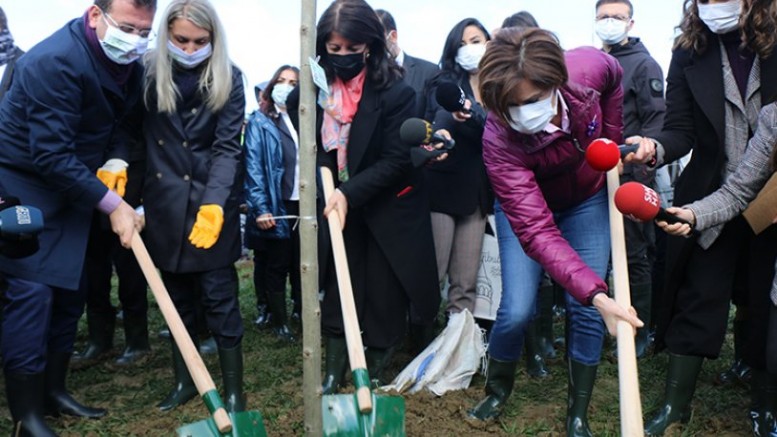 Ekrem İmamoğlu HDP Eş Genel Başkanı Pervin Buldan’la Birlikte Ağaç Dikti