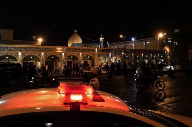 İran'da bir türbeye düzenlenen silahlı saldırıda 15 kişi yaşamını yitirdi 