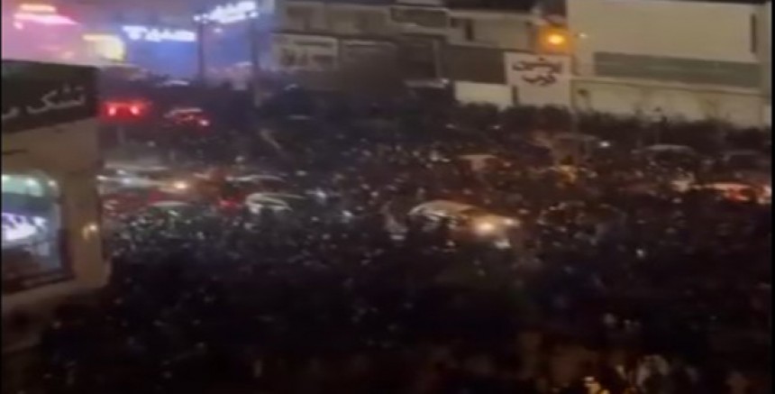 İran’da Tam Karartma: Hava Sahasi Kapatildi, İnternet Ve Telefon Hatlari Kesildi