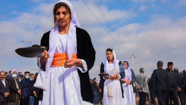 IŞİD'in öldürdüğü 104 Ezidi Irak'ta toprağa verdi