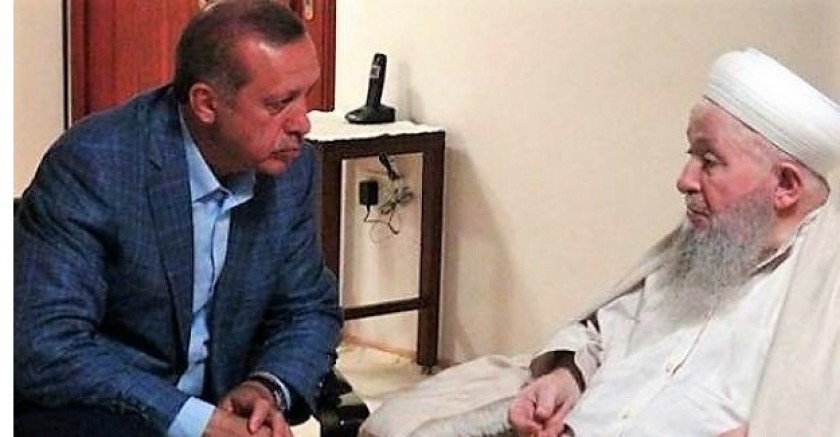 İsmail Saymaz, AKP'nin Menzil tarikatıyla bağlantısını yazdı