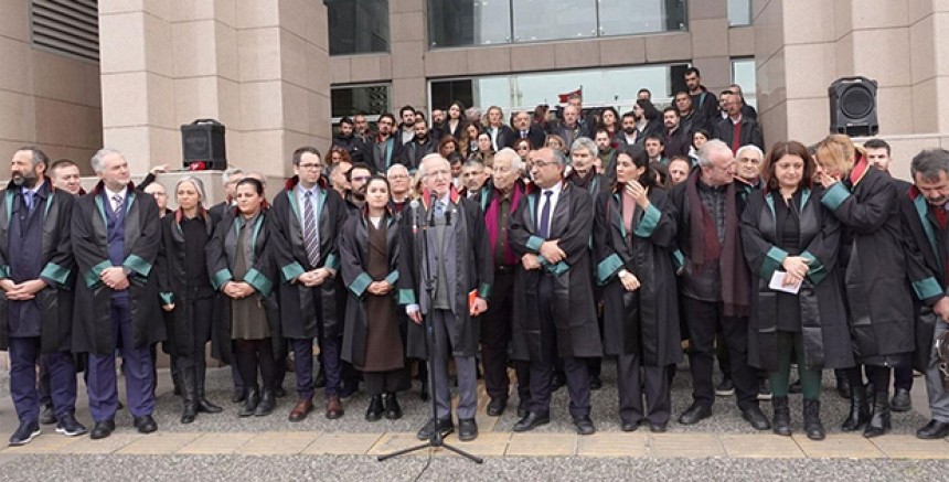 İstanbul Barosu Başkanı ve yönetimine 'terör propagandası' suçlamasıyla hapis istemi