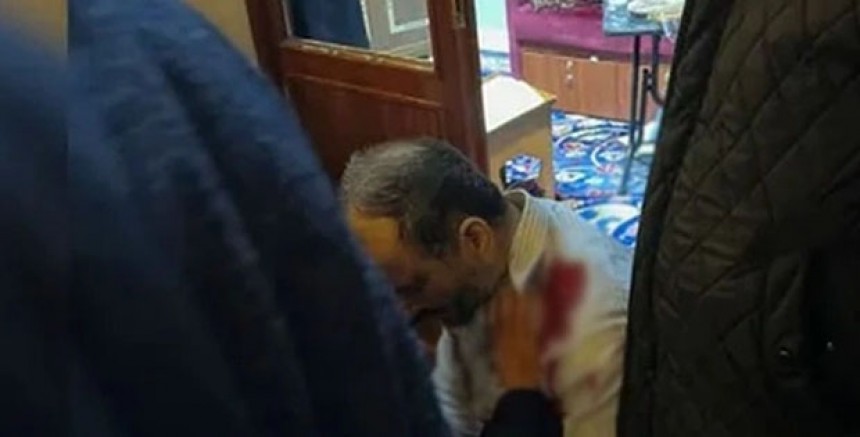 İstanbul Fatih Camii'nde İmam ve Cemaatten Bir Kişiye Bıçaklı Saldırı