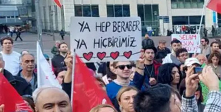 İstanbul ve Ankara’da Gazetecilere ve Öğrencilere Ev Baskınları: Çok Sayıda Gözaltı