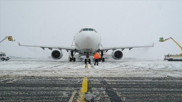İstanbul ve Sabiha Gökçen Havalimanı'ndan yapılacak bazı uçuşlar kar nedeniyle iptal edildi