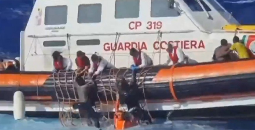 İtalya açıklarında gömen teknesi alabora oldu: 2 kişi öldü, 30 kişi kayıp