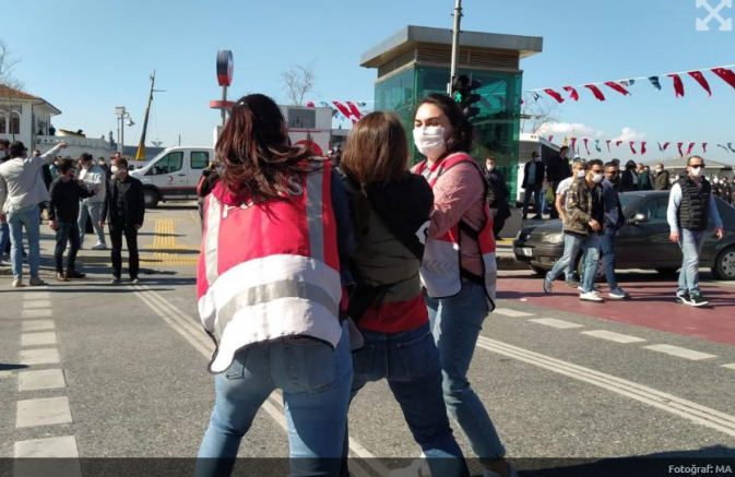 Kadıköy’de 1 Mayıs için bir araya gelenlere polis müdahale etti 