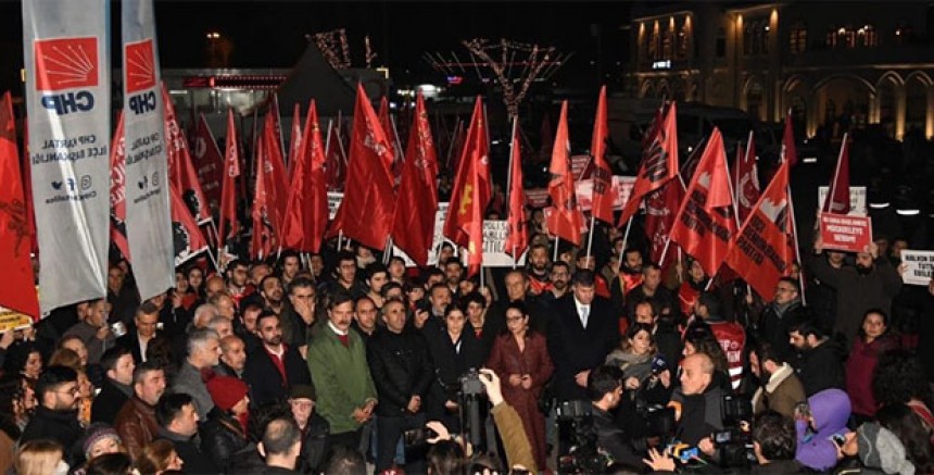 Kadıköy'de Can Atalay Tahliyesi İçin  Eylem: Mahkemenin Tutumu Protesto Edildi