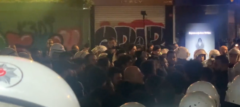 Kadıköy’de deprem protestosunda 200’e yakın kişi gözaltına alındı (VİDEO)