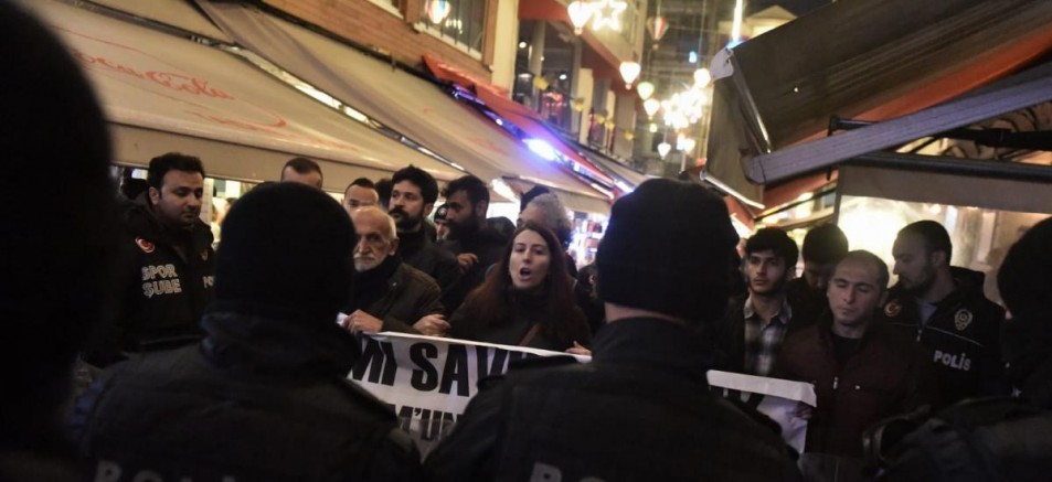 Kadıköy’de polis Grup Yorum ve ÇHD eylemine müdahale etti
