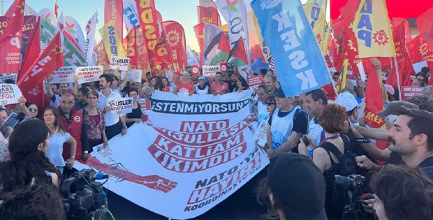 Kadıköy'den NATO'ya Karşı Binlerin Sesi: