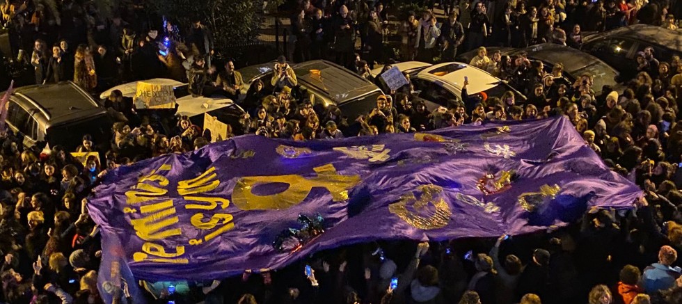Kadınlar yasak tanımadı | Hükümet istifa sloganları eşliğinde Cihangire yürüdü 