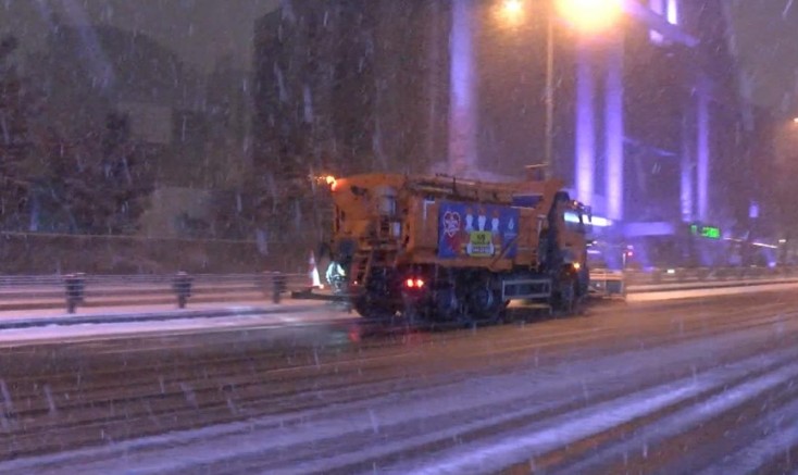 Kar İstanbul’u teslim aldı 