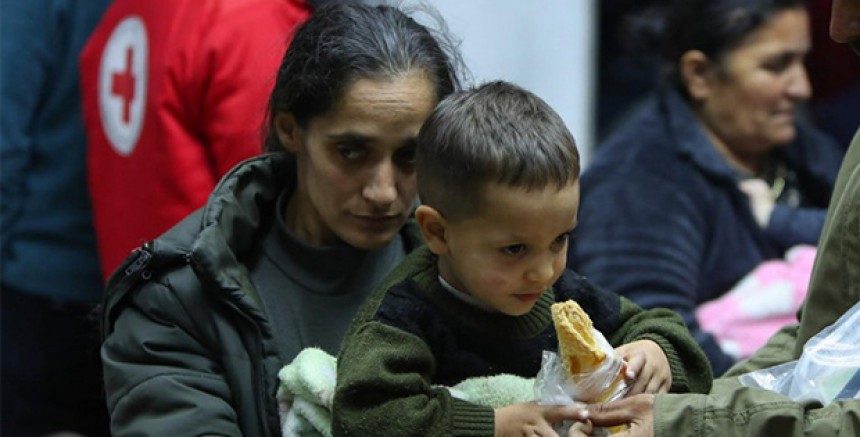 Karabağ’da 100.000'den fazla yerinden edilmiş Ermeni Ermenistan'a Geri döndü 