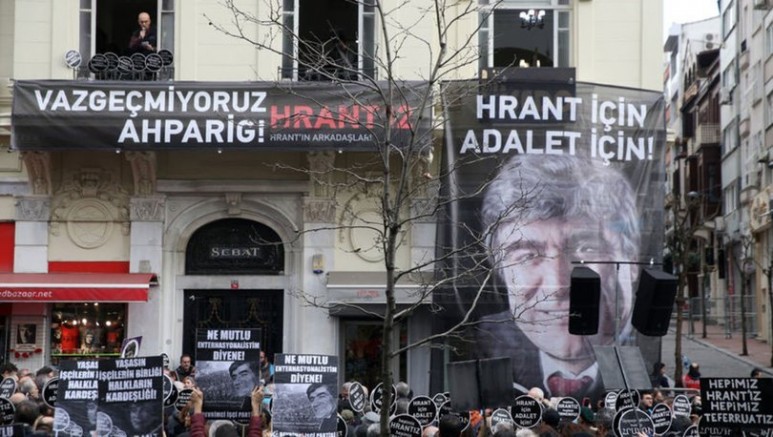 Hranttın  Dostları katledilişinin 13’üncü yılında Agosun önünde andılar  