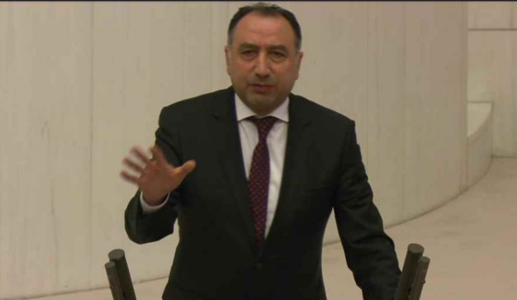 Kenanoğlu’ndan iktidara: Kişiye özel yönetmelik ve kanun çıkarıyorsunuz!