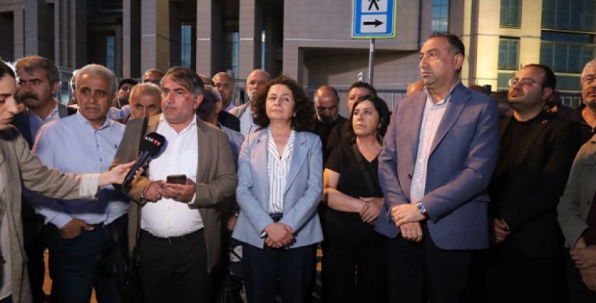 Kent Uzlaşısı Davasında Tutukluluk Devam Etti, HDK ve DEM Parti'den Tepki: “Kazanan Biz Olacağız”